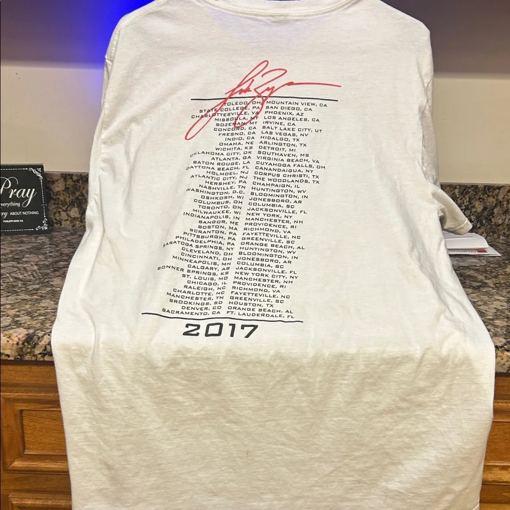 Luke Bryan White Graphic Tee with Guitarist Print - Picture 2 of 3